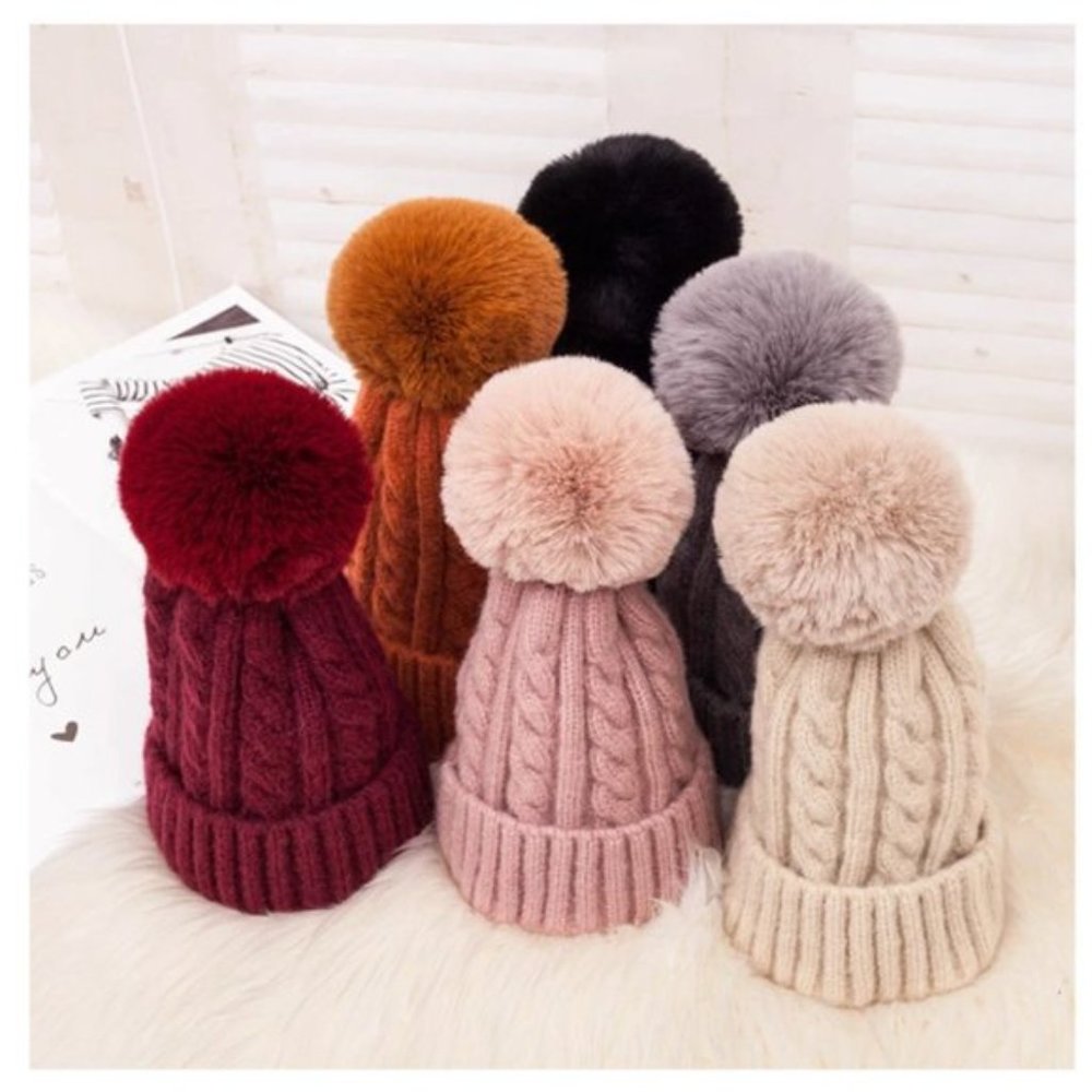 Pom Pom Fashion Warm Knitted Hat